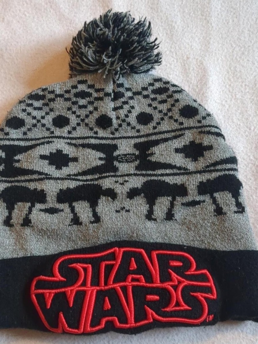 Star Wars Gray/Black/Red Knit Beanie Hat w/ Pom-Pom & Star Wars Logo Cuff